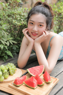 丰满的邻居